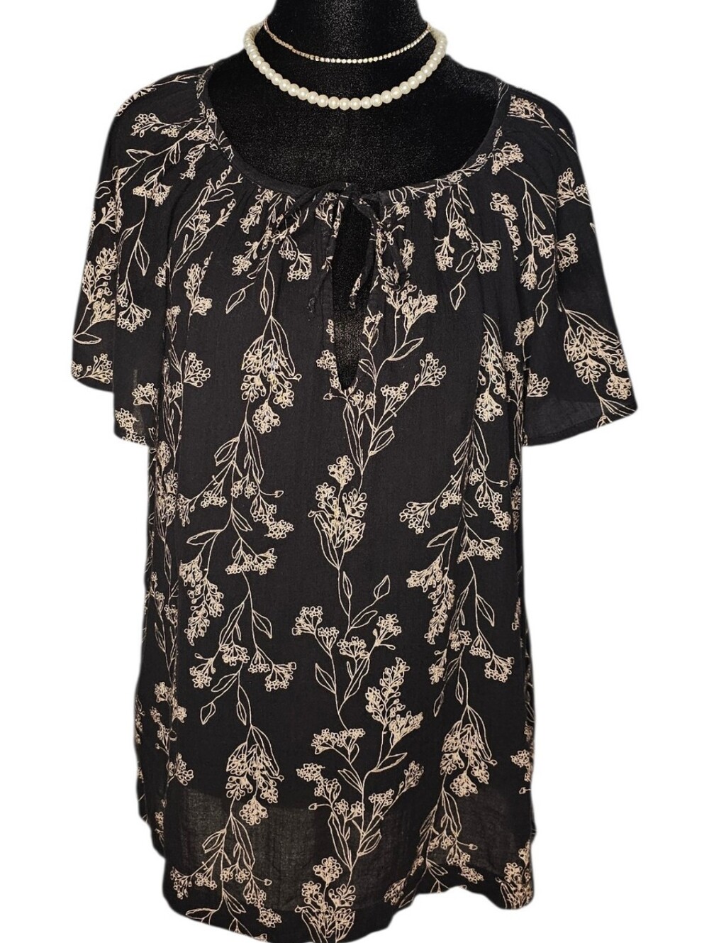 Old Navy Black Floral Tie-Neck Short Sleeve Blouse Size M